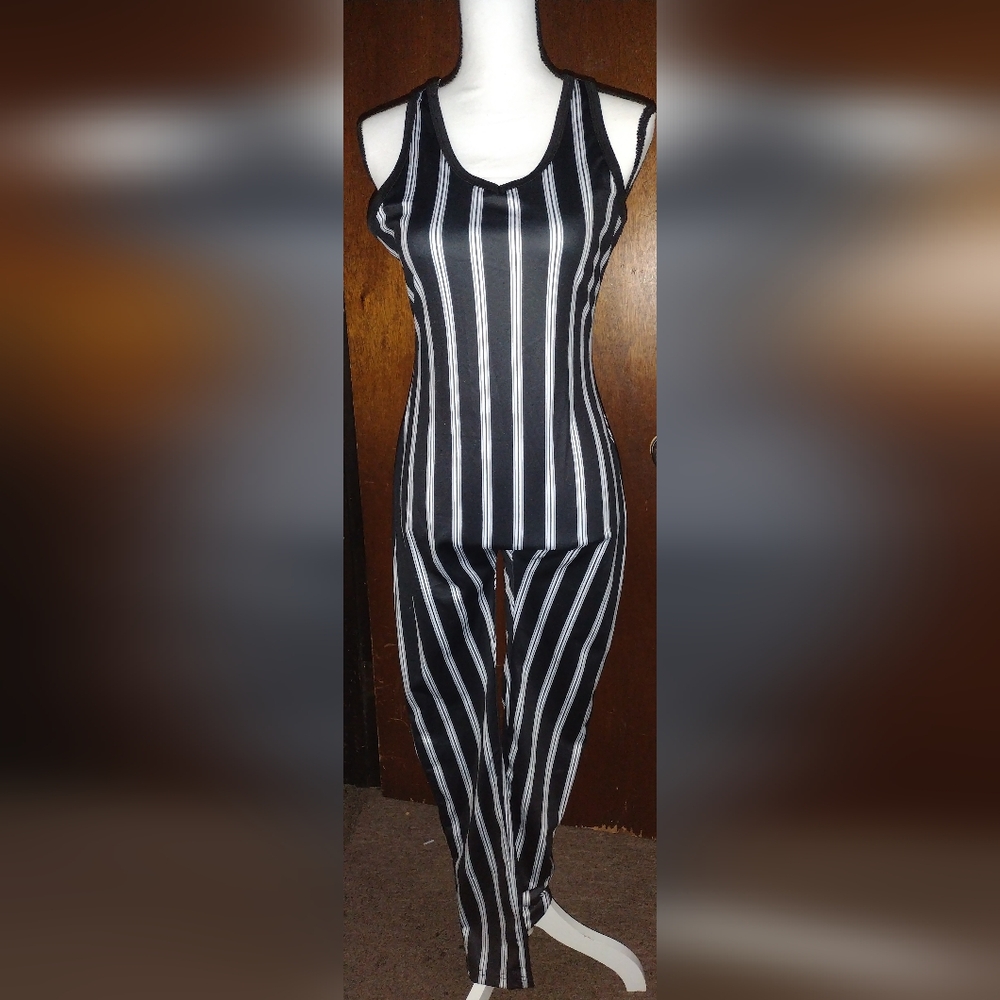 Black & White Strip Bodysuit NEW - Picture 5 of 5